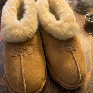 Women’s Ugg boots size 9. Never worn.